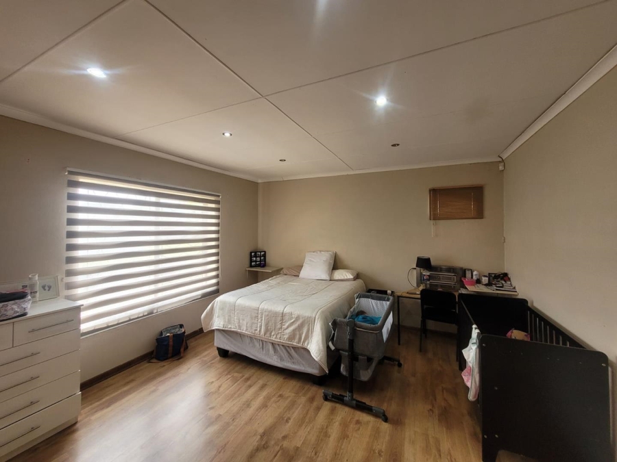 3 Bedroom Property for Sale in Levallia Western Cape